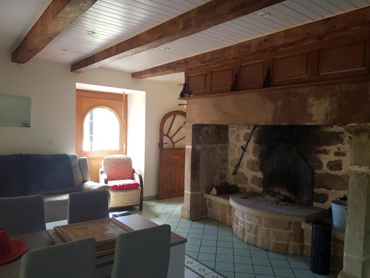 Maison D'Hotes "La Pierre Pointue" Saint-Leons Экстерьер фото