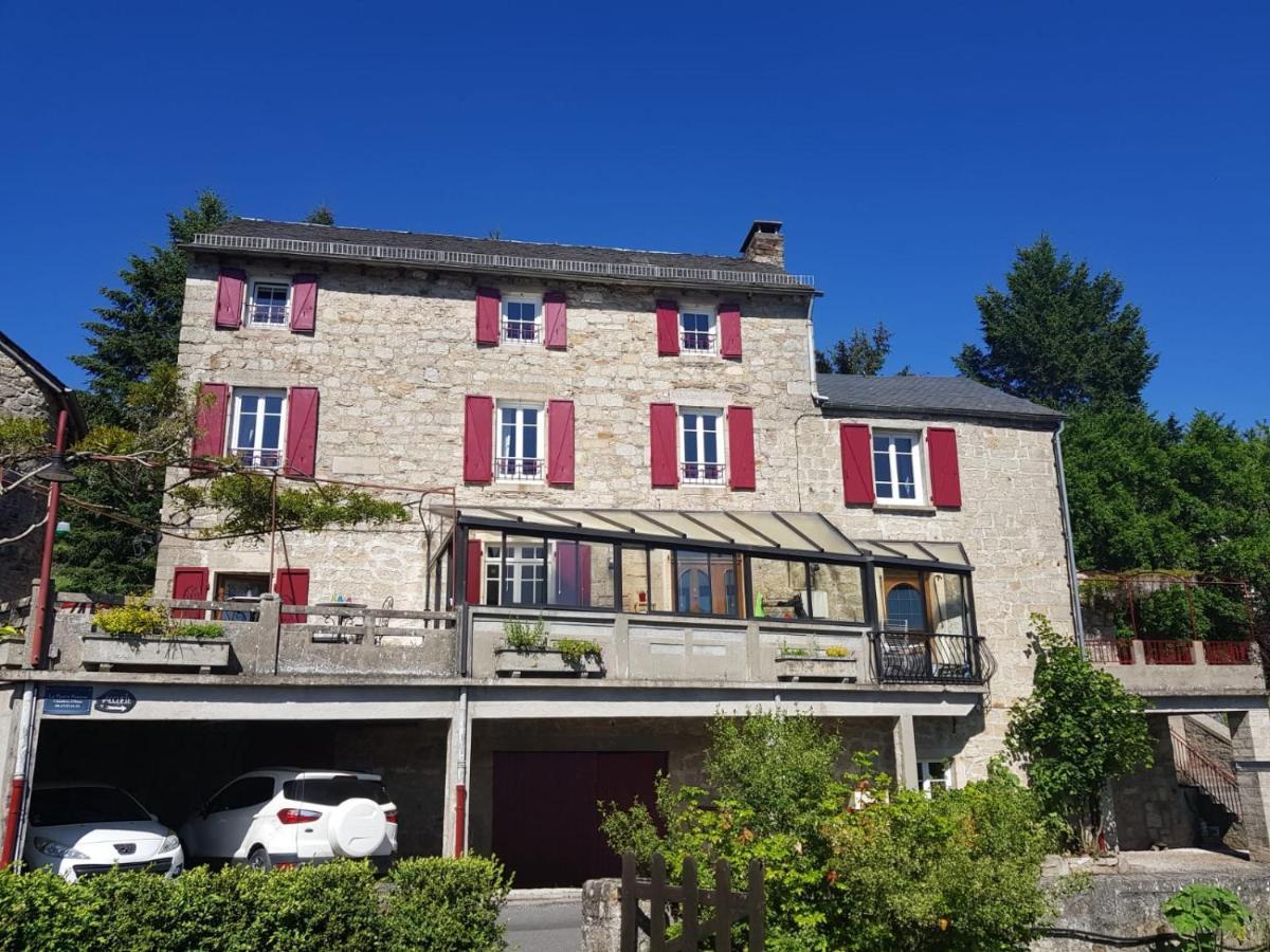 Maison D'Hotes "La Pierre Pointue" Saint-Leons Экстерьер фото